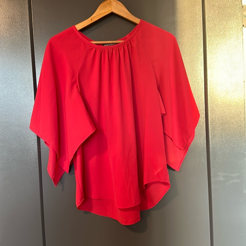 Pink flowy top Chelsey and Theodore. Medium
